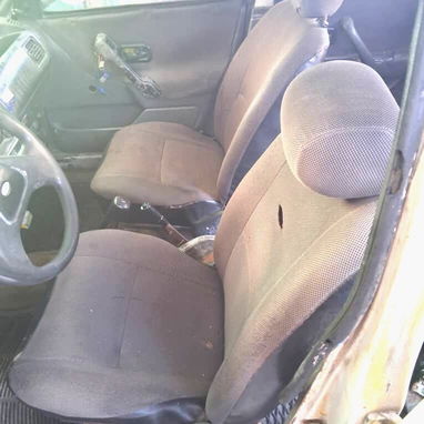 Carro Ford del 91 que es el carro más barato en Holguín - Img 125896401