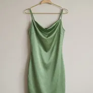 Vestido de satin verde ideal noche romántica talla XL 20usd - Img 55913654