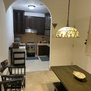 SE VENDE POR EL DUEÑO bello apartamento en Vedado ,  25 y J - Img 52532653