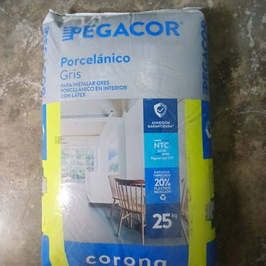 Cemento cola porcelanico y cemento blanco 5kg entre otros. - Img 122516648