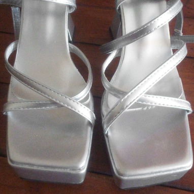 Sandalias plateadas - Img 124918284