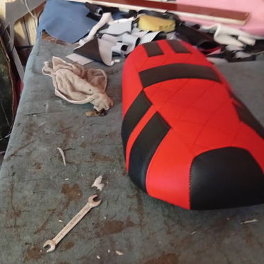 SE TAPIZAN LOS COJINES DE MOTO AL MOMENTO - 4/10