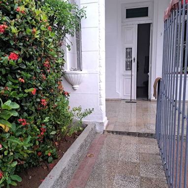 Permuto o vendo casa independiente en Santos Suárez Moderno - Img 125303260