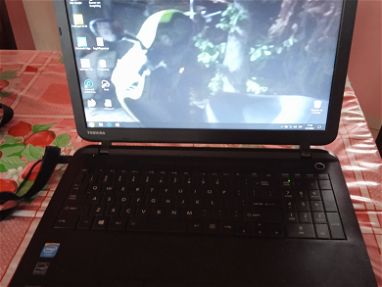 Vendo laptop Toshiba - Img main-image