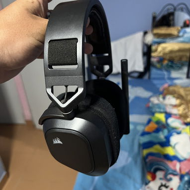 Se vende Auriculares premium para juegos HS80 RGB WIRELESS con audio espacial, color carbón - Img 121883593
