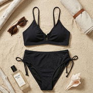 Trusa bikini negro con destellos brillantes, talla M. Conjunto de dos piezas texturizado con top de escote sutil y bikin - Img 56105249