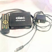 Vendo cajita decodificadora para ver los canales de televisión, es de las HD , lee memoria y está casi nueva+++mando y c - Img 58032336