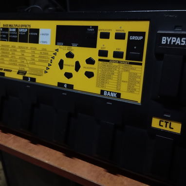 Multiefectos de Bajo BOSS ME-8B 1996-2001 Black and Yellow (Japan) - Img 111580269