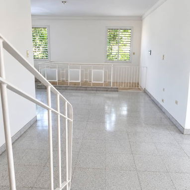 SE VENDE AMPLIA PROPIEDAD HORIZONTAL EN MIRAMAR | 318.46 m² | 6 HABITACIONES | 4 BAÑOS | CAR PORCH PARA 2 AUTOS - 6/10