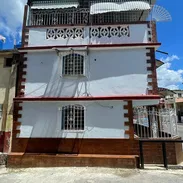Se vende casa de 3 pisos en calzada luyanohecha completa nueva 58275096 ajustable con dinero en mano con cosas  o vacía - Img 53968097