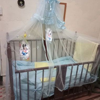 CUNA DE MADERA CON COLCHON Y LANZADERA. ROI 53896881 - Img 118761388