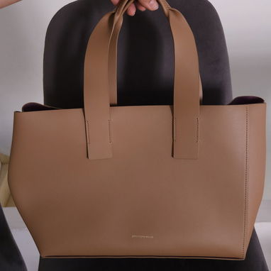 Vendo bolso nuevo original marca Adolfo Dominguez, de piel - Img 120046838