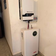 Kit solar inversor 6Kw batería 16kWh 6 paneles 590W - Img 57988420