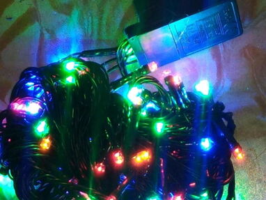 Vendo Guirnalda(luces de arbolito de navidad) nueva en colores de 100 luces. - Img 31689891