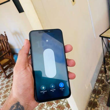 iPhone 11 Pro Max - 2/3