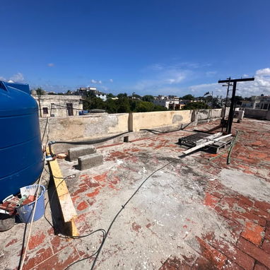 Propiedad en construcción en bajos de un biplanta cercano a 31 y 30 , Sierra - Miramar - 3/10
