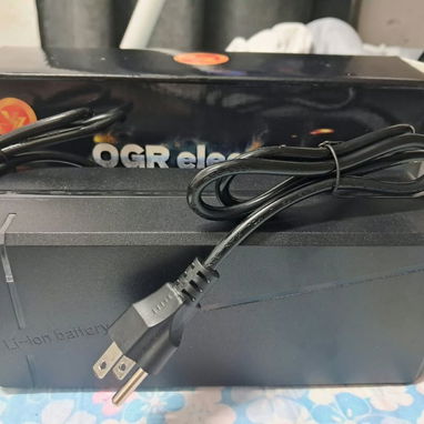 Cargador Yoazaky nuevo para moto electrica - 2/3