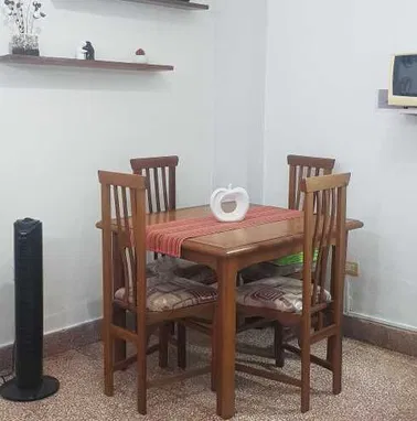 Renta de apartamento en céntrica zona de 23 y 12. Ideal para residentes extranjeros. - Img 96747386