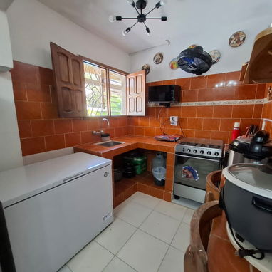 SE RENTA CASA DE 5 HABITACIONES CON PISCINA A UNA CUADRA DE LA PLAYA DE GUANABO.58858577 - Img 114761984