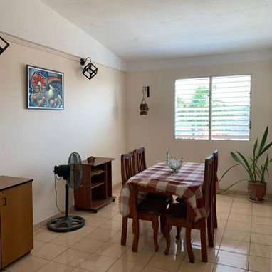 A la venta apartamento Placa Libre con Garaje Privado y Cerrado para 2 autos a pocos metros del Cine Avenida - Img 122155999