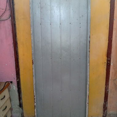 Puerta galvanizada de uso. - 2/2