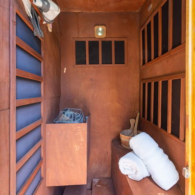 Alquiler de casa de lujo con piscina y billar en el Vedado. Renta de casa con piscina y sauna en el Vedado - 10/10