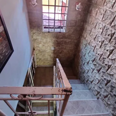 Casa Independiente de 4 Habitaciones con Apartamento Anexo en Miramar !!! - Img 125070857