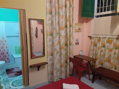 ♥️ Renta casa en La Habana Vieja de 3 habitaciones,3 baños,agua fría y caliente,nevera - Img 57507942