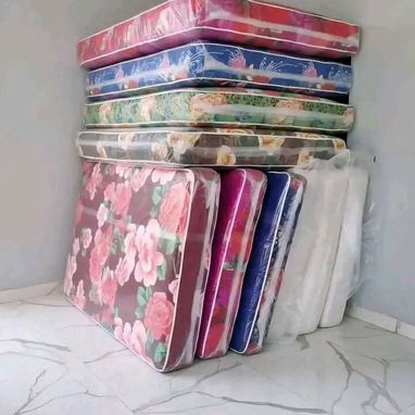 Camas y colchones,juegos de comedores y juegos de salas modelos mini brasileños. - Img 120288404