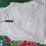 Blusas blancas y color crema - Img 55342148