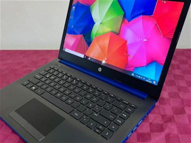 Laptop Hp azul recién traida - Img main-image