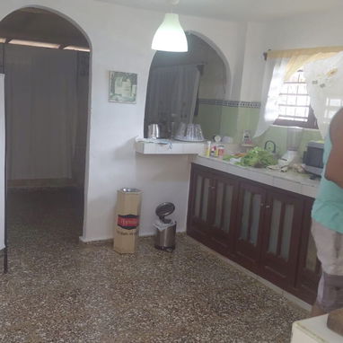 Se vende casa independiente con piscina, garaje con permiso de renta con superficie de500m² - Img 118277447