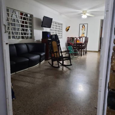 Oferta precioso chalet con piscina capitalista,6 cuartos y garaje californiano para 2 autos!!!! - Img 82811938