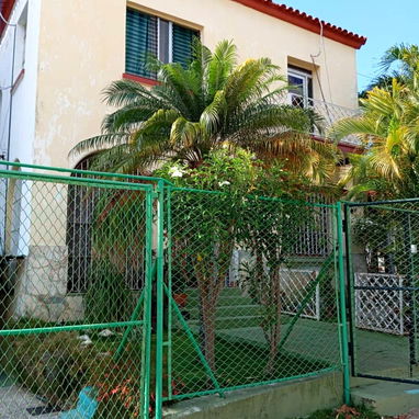 Casa independiente en miramar de 5/4 + garage. Dos plantas. - 2/6