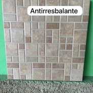 LOSAS ANTIRRESBALANTES 33X33 CM - Img 56865273