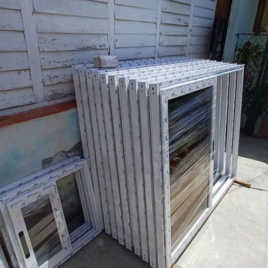 Carpinteria ,Marqueteria de aluminio, y cristal puertas ,ventanas , closet , Bajos de meseta ,paños fijos y más - 2/20