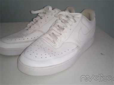 Tenis Nike blancos originales #45 - Img 65615546
