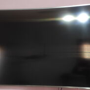 Tv Samsung 65 pulgadas curvo 4k impecable - Img 45344718
