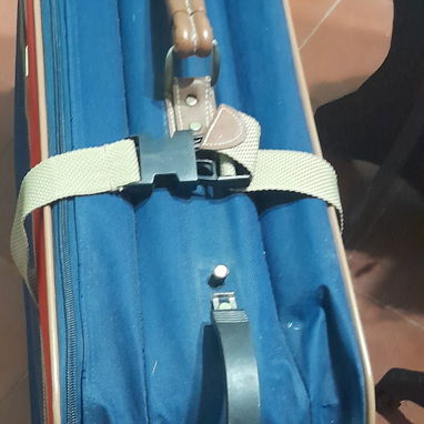 Vendo maleta de uso en buen estado para 25 Kg de Miscelanea 12 usd. - Img 125850254
