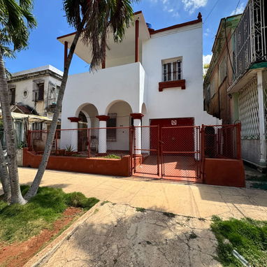 Casa independiente en Playa con garaje 4 cuartos y dos baños y medio - 2/10