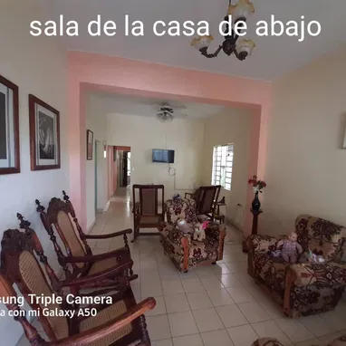 Se vende casa independiente de dos plantas en guanabacoa reparto mañana, ideal para familia grande - Img 123334977