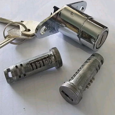 Cierre de puertas y maletas de lada nuevas originales 💯💯💯💯 - 2/2