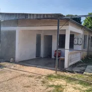 🚘*137🏡Venta de Casa con posibilidad de Garaje amplio en Boyeros [ de techo ligero,  zinc ]*  🗺*Pto de Ref : Reparto P - Img 57247211
