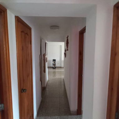 Se vende apartamento 1 er piso en el Vedado en la zona de los números por encima de línea - Img 119318284