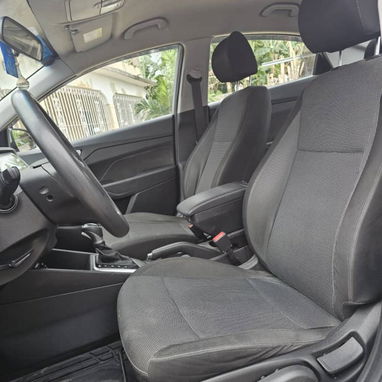 Vendo o negocio, Hyundai accen , 2021, pintura de fábrica con todos los tikis - Img 113027526