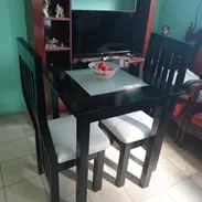 Juego de comedor de 4 y 2 sillas - Img 53559272