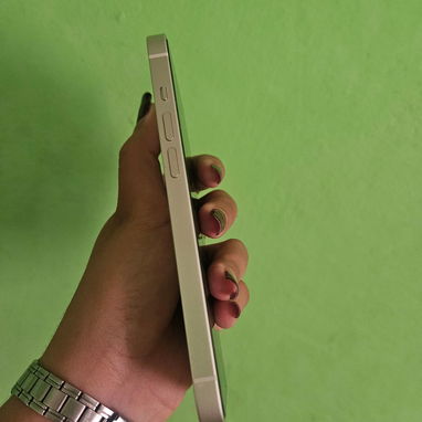 📱 iPhone 14 - 4/5