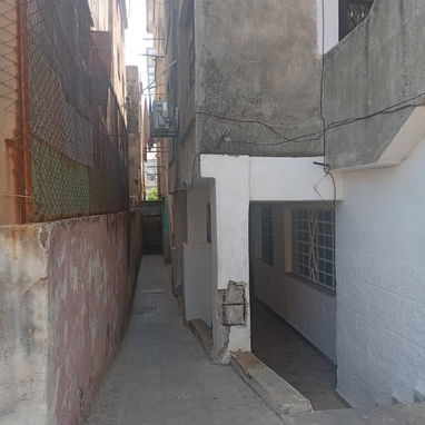 ¡Gran Oportunidad de Apto en bajo en el VEDADO 3 CUARTOS, a dos Cuadras de la Embajada de los Estados Unidos. - Img 122786950