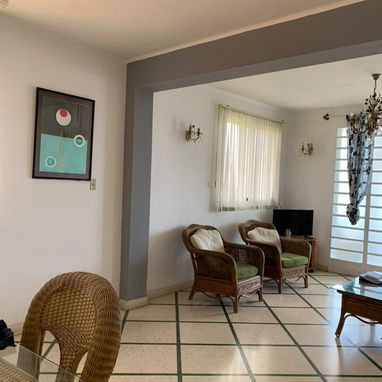 Se alquila casa en Playa – 3 cuartos, 2 baños, garaje – $800 mensual - 8/10