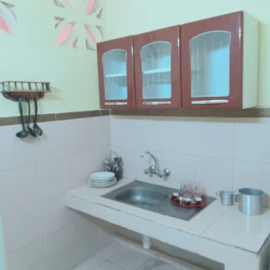 RENTA LINEAL EN PLAYA CON VENTILADORES Y LÁMPARAS RECARGABLES - 8/10